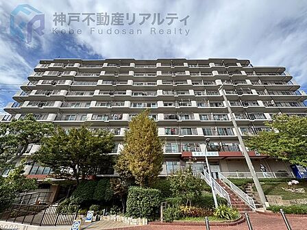 角部屋♪ペット飼育可能♪スーパーやコンビニ徒歩10分圏内♪便利です!