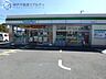 周辺：ファミリーマート千鳥が丘店 徒歩6分。 450m