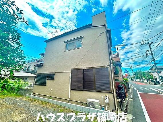 3面に建物が隣...