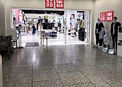 ユニクロ五反田TOC店 徒歩22分。 1740m