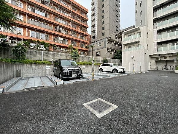 画像24:駐車場