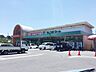 周辺：【フレンドマート栗東御園店】食料品や日用品を取り扱う、金勝川沿いのスーパーです。駐車場があるので、車でのおまとめ買いにも便利です。 2380m