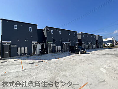 外観：施工例※実際の建物とは、外壁、窓の開口部の位置等のデザインが異なります。