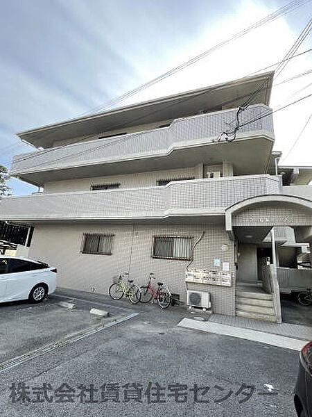 ドミール堀止2番館 ｜和歌山県和歌山市堀止西1丁目(賃貸マンション3LDK・2階・67.10㎡)の写真 その1