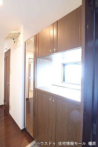 玄関 ヴェルビュ橿原神宮前II番館 6階/-