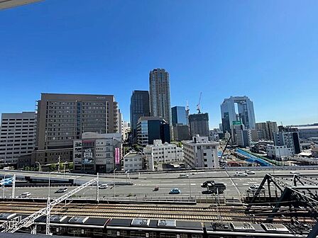 ■リビング・ダイニング側バルコニー 大都会梅田を一望できます。