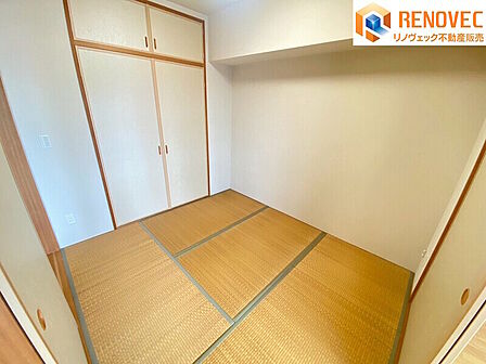 【和室】◆和室には、リラックス効果、調湿効果、防音効果、汎用性の高さなど、様々なメリットがあります♪畳は断熱性が高いため、冬場でも足元が冷えにくいです!
