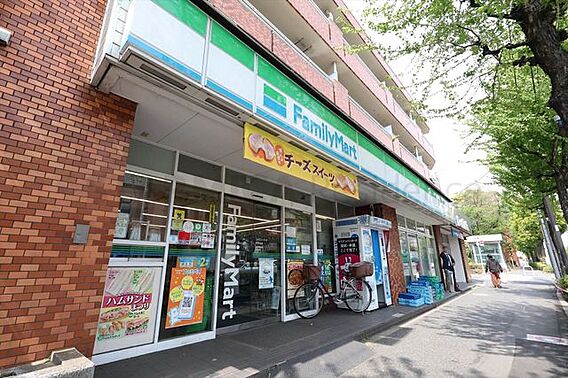 ファミリーマー...