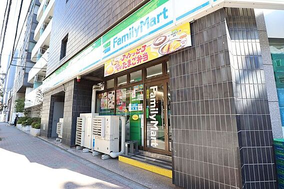 ファミリーマー...
