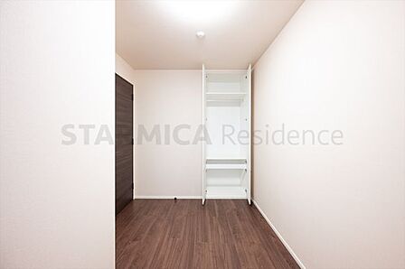 各部屋に収納があるのはうれしいポイント。