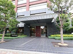 暖かさと気品に満ちたエントランス