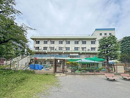 千住あずま保育園 69m