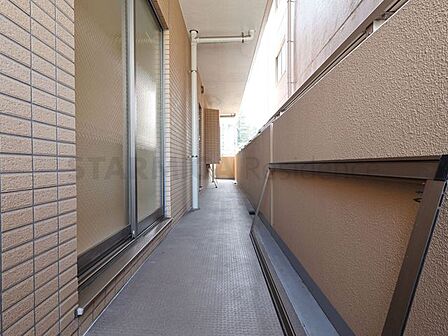 奥行も広く、洗濯物も沢山干せそうです