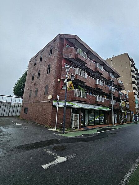 ■近隣には飲食店も多数あって外食にも困りません。