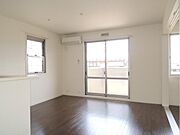 写真は201号室の物です