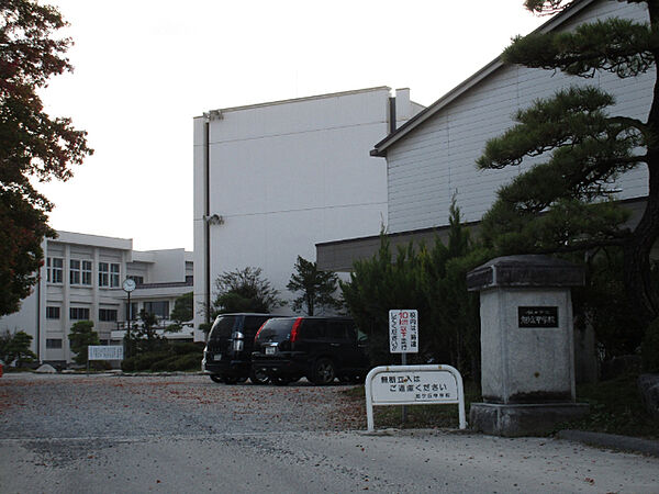画像22:中学校「飯田市立旭ケ丘中学校まで2778m」