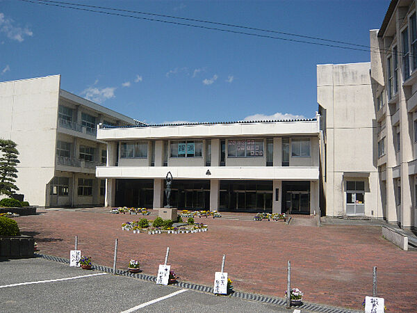 画像25:中学校「飯田市立高陵中学校まで991m」