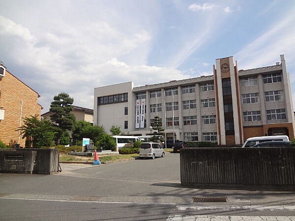 画像26:高校「長野県飯田OIDE長姫高校まで2692m」