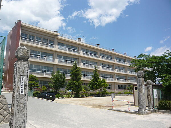 画像22:小学校「飯田市立丸山小学校まで911m」