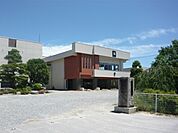 小学校「飯田市立座光寺小学校まで1235m」