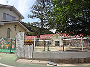 幼稚園、保育園「幼保連携型認定こども園聖クララ幼稚園まで827m」