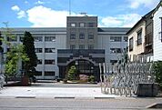 高校「長野県飯田高校まで713m」