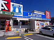 コンビニ「ローソンフタバ図書可部センター店まで335ｍ」