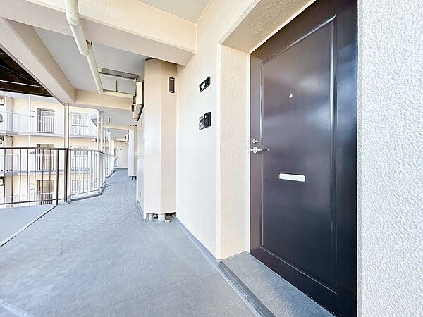 玄関を拡大表示