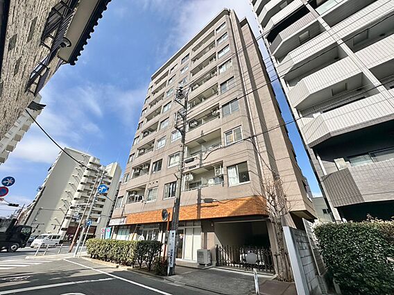 現地に足をお運...
