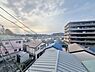 バルコニー：窓を開けると広がる青空。心をリフレッシュして日々を過ごしていきましょう。