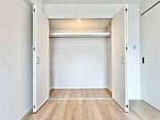 居室にはクローゼットがあり、荷物もスッキリ収納して快適にお過ごしいただけます。