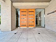 外と内をつなぐエントランスは、まさに顔となる場所。
