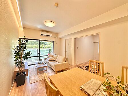 豊かな居住性と、安心感を満たすクオリティが見事に調和した住空間。