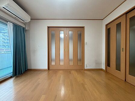 飾り過ぎないシンプルな内装と偏り過ぎないデザインで統一しました。