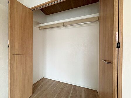 居室にはクローゼットがあり、荷物もスッキリ収納して快適にお過ごしいただけます。