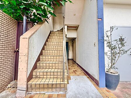 外と内をつなぐエントランスは、まさに顔となる場所。