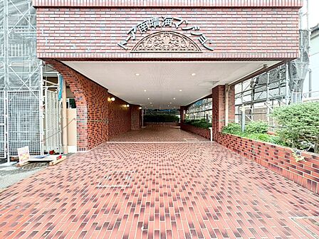 外と内をつなぐエントランスは、まさに顔となる場所。