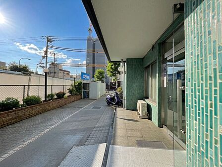 外と内をつなぐエントランスは、まさに顔となる場所。