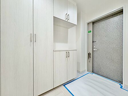 シューズボックスを完備した玄関です。