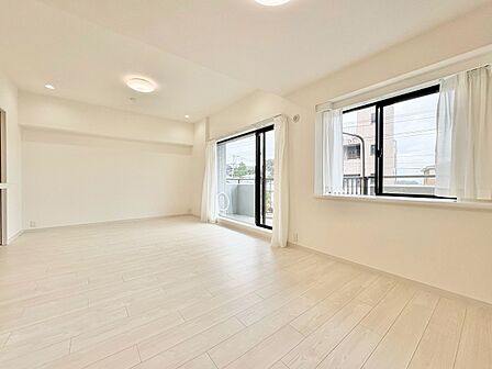 豊かな居住性と、安心感を満たすクオリティが見事に調和した住空間。