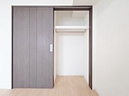 居室にはクローゼットがあり、荷物もスッキリ収納して快適にお過ごしいただけます。