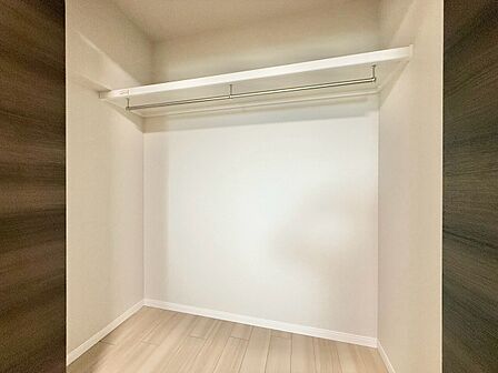 居室にはクローゼットがあり、荷物もスッキリ収納して快適にお過ごしいただけます。