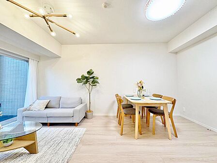 飾り過ぎないシンプルな内装と偏り過ぎないデザインで統一しました。
