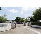 中学校「市立霧が丘中学校まで470ｍ」