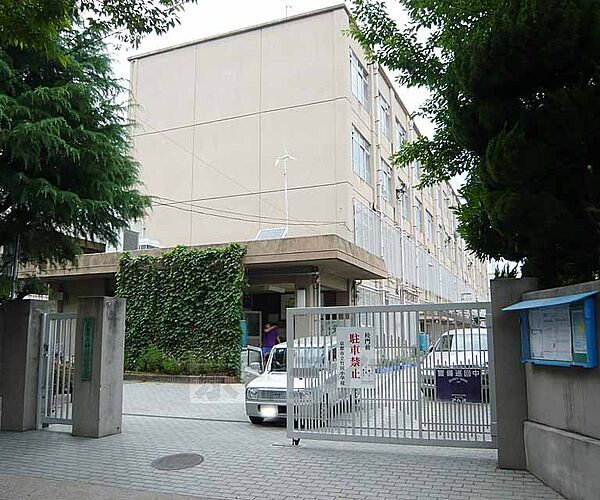 画像7:竹田小学校まで643m 竹田駅の東側にある小学校です。