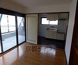 ロイヤルテラス佳欧留 401 4階1DKのリビング/ダイニング