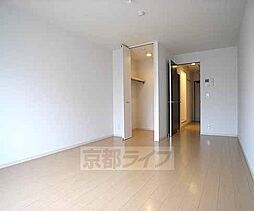 アウドムラ 102 1階1Kのリビング/ダイニング