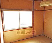 静かな室内です