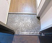 コンパクトな玄関です