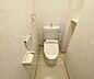 トイレ：洗浄機能付きトイレです。